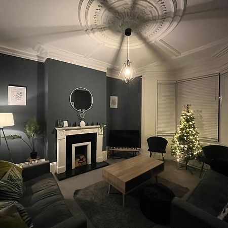 No 7 - Sunderland 3 Bed House With Parking, Sleeps 7, Quiet Location Lägenhet Exteriör bild